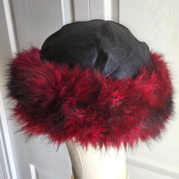 Wilsons Leather Black and Red Fur Trim Hat - Picture 2 of 5